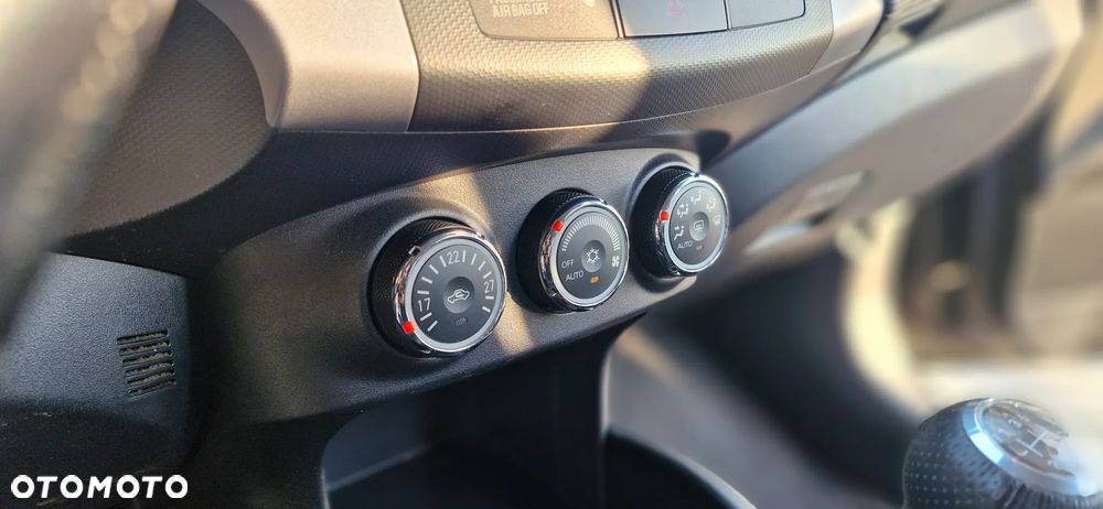 Mitsubishi Outlander 2.0 DID Intense + - 27