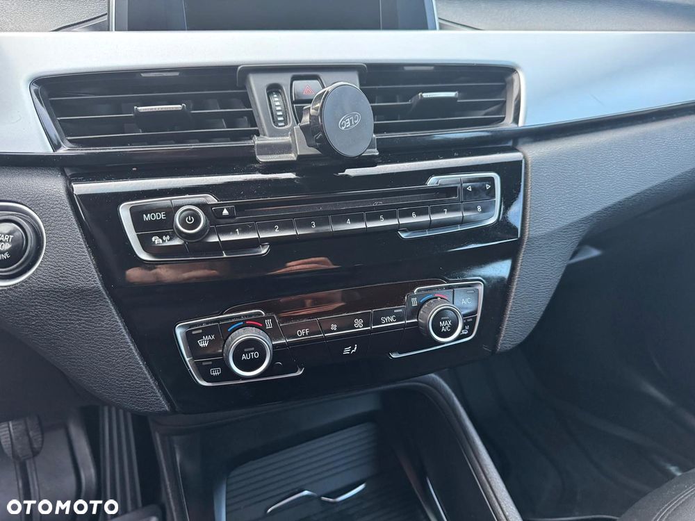 BMW X1 xDrive18d Sport Line - 14