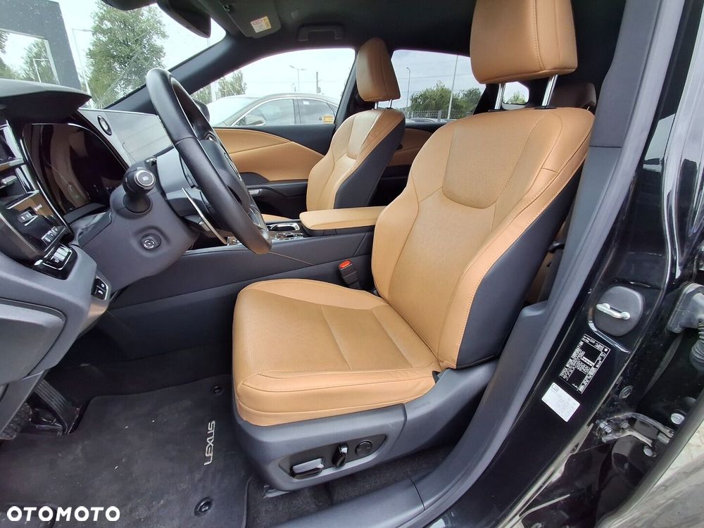Lexus RX - 12