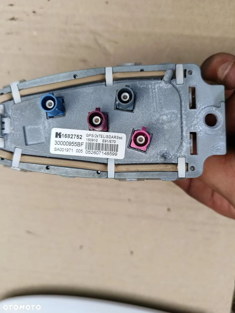 BMW X5 E70 LIFT PŁETWA REKIN ANTENA GPS BIAŁA - 5