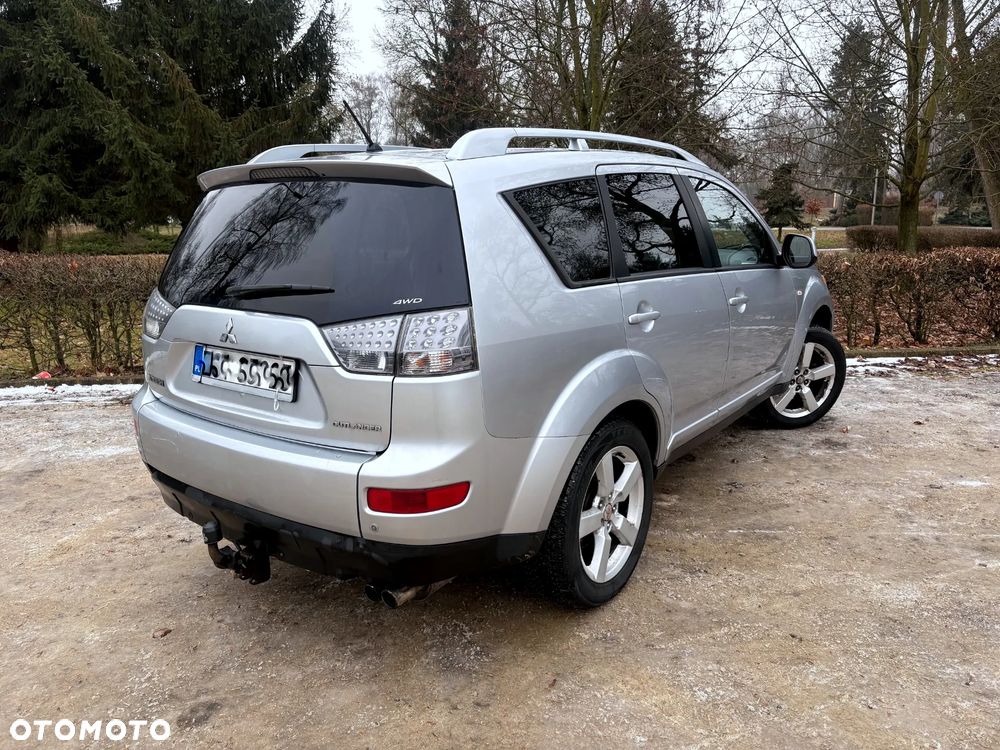 Mitsubishi Outlander - 6