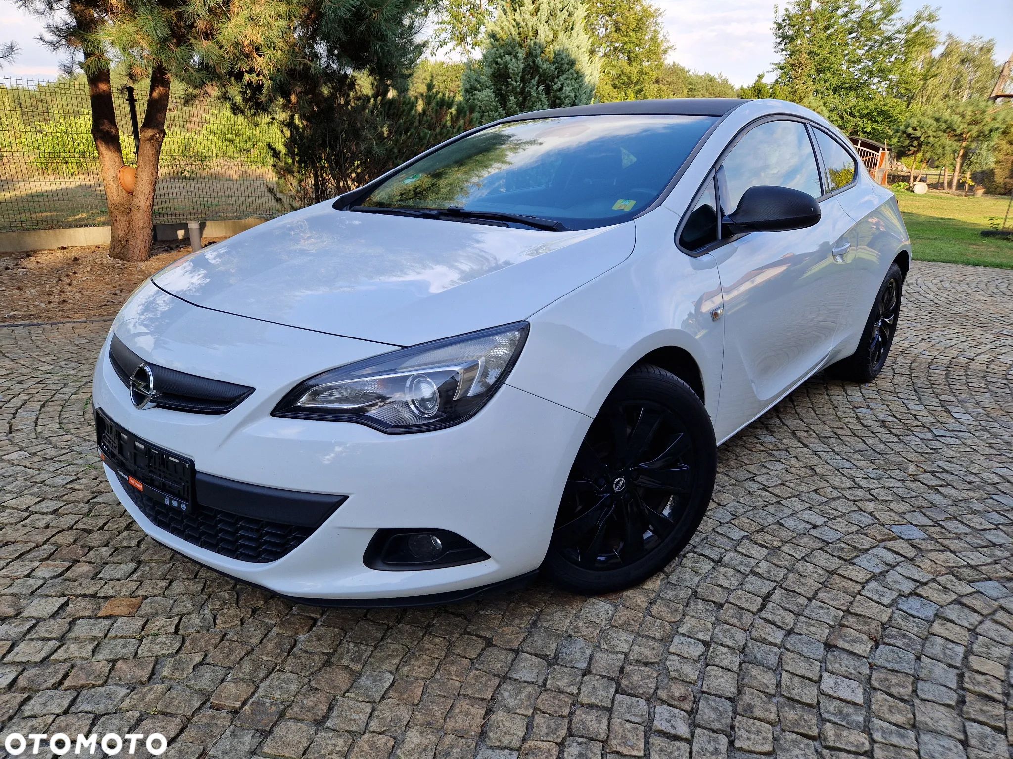 Opel Astra GTC 1.6 D (CDTi) DPF (ecoFLEX) Start/Stop - 1