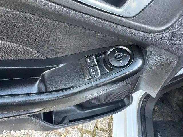 Ford Fiesta - 12