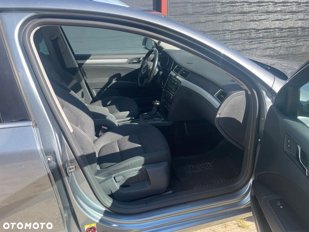 Skoda Superb 2.0 TDI Family DSG - 12