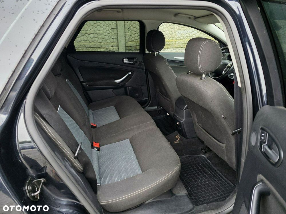 Ford Mondeo - 22