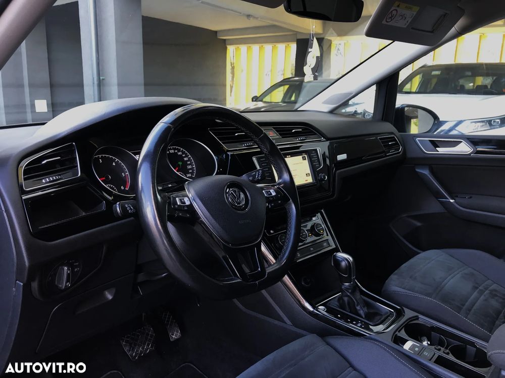 Volkswagen Touran 2.0 TDI DSG Highline - 10