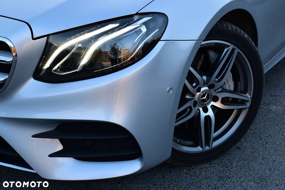 Mercedes-Benz Klasa E 400 d 4-Matic 9G-TRONIC - 24