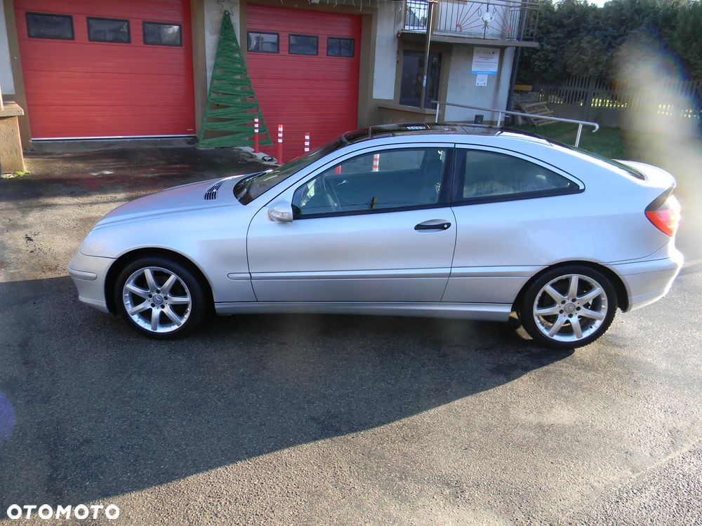 Mercedes-Benz Klasa C 220 CDI Automatik DPF Sport Edition - 9