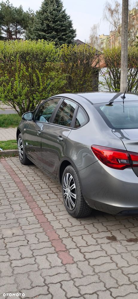 Opel Astra 1.6 EU6 - 6