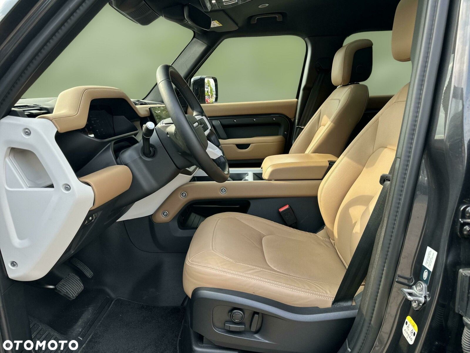 Land Rover Defender - 10