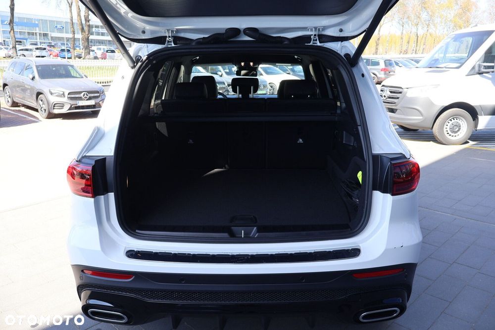 Mercedes-Benz GLB - 13