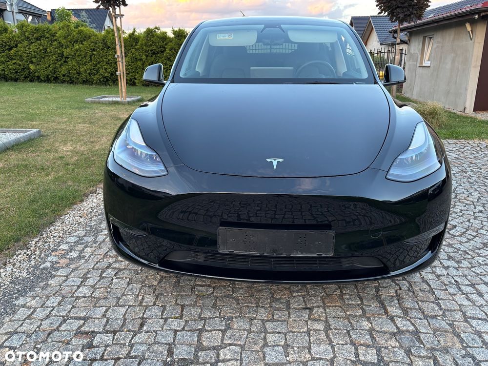 Tesla Model Y Long Range Dual Motor AWD - 2