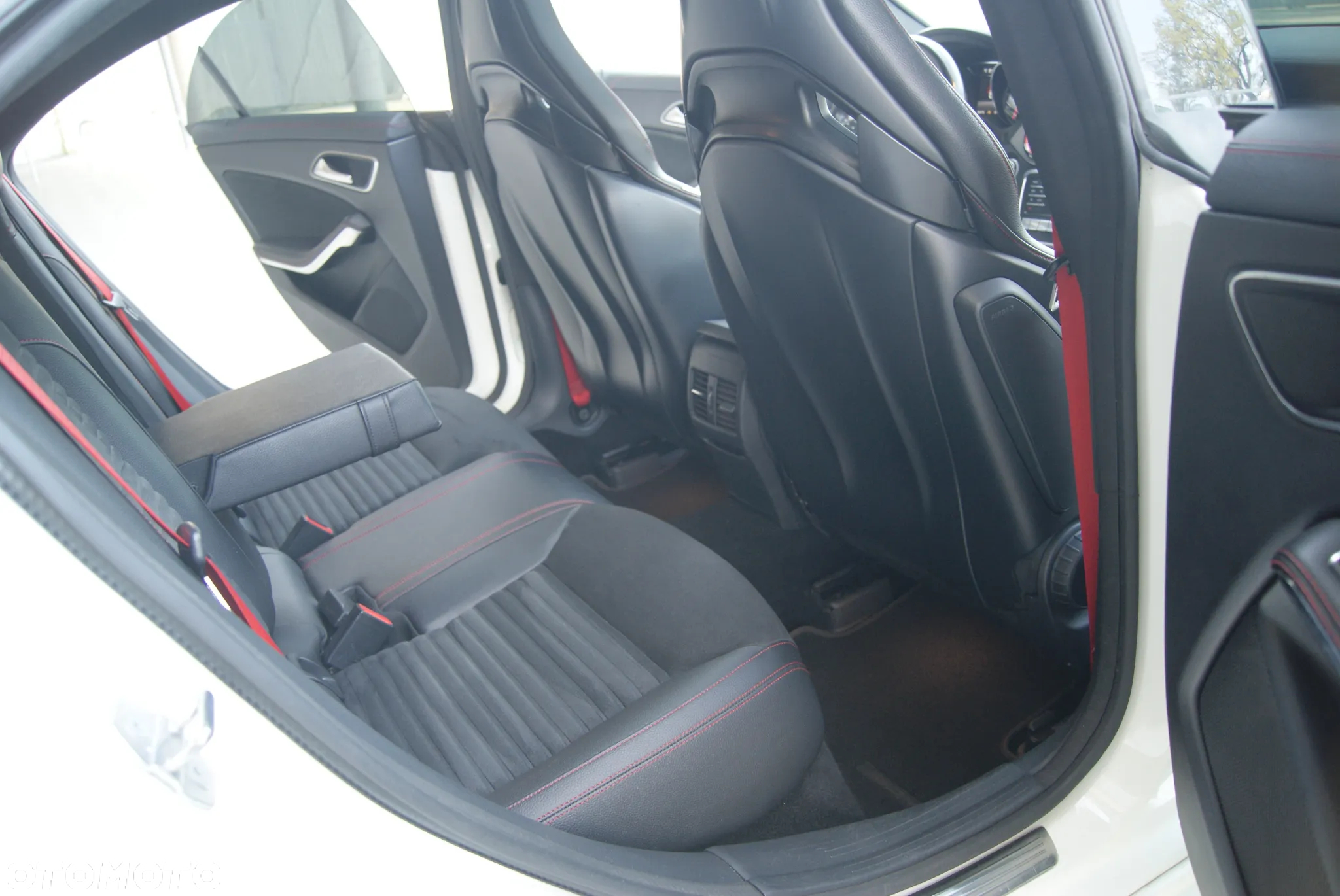 Mercedes-Benz CLA AMG 45 4-Matic - 10
