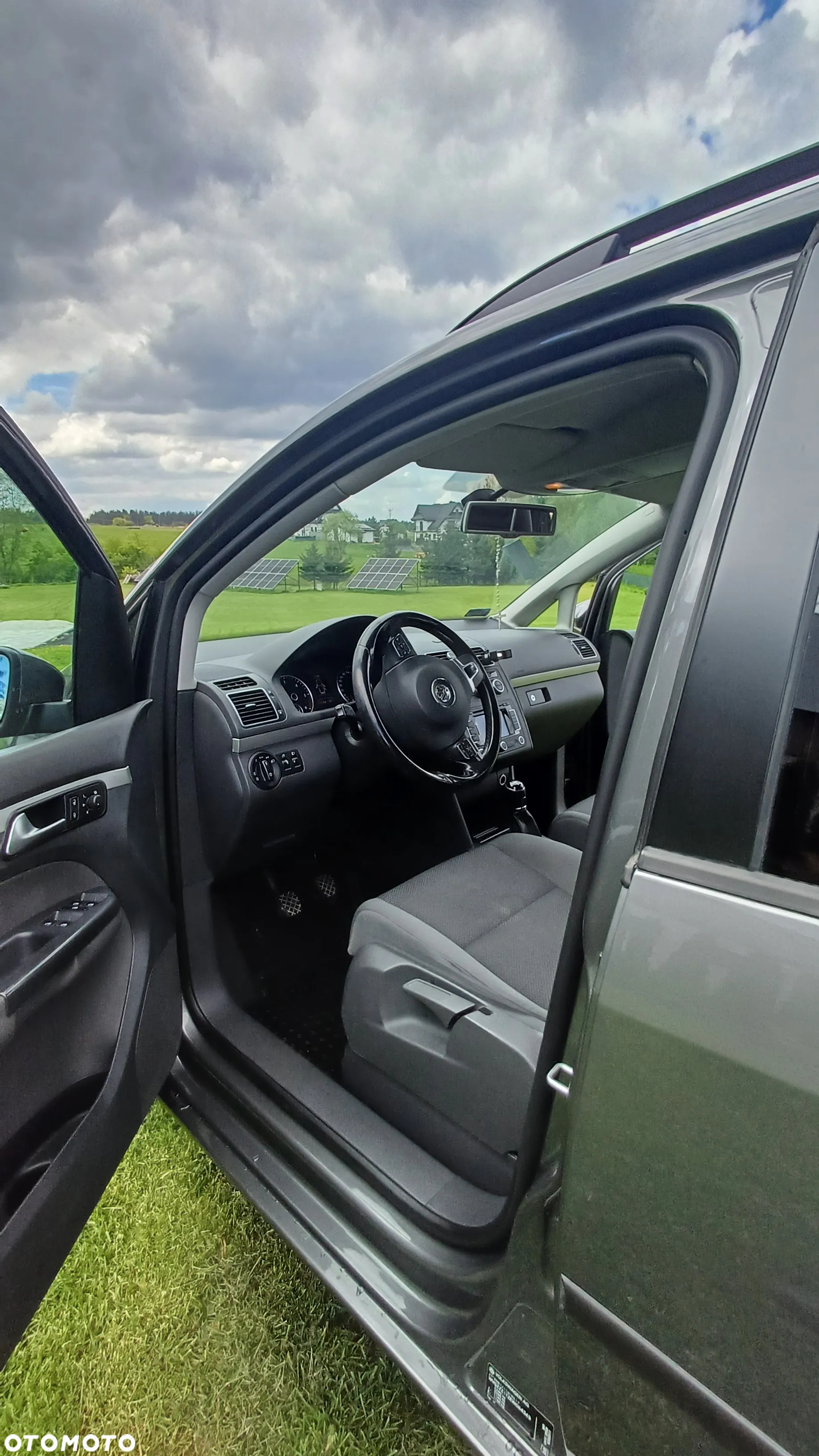 Volkswagen Touran - 8