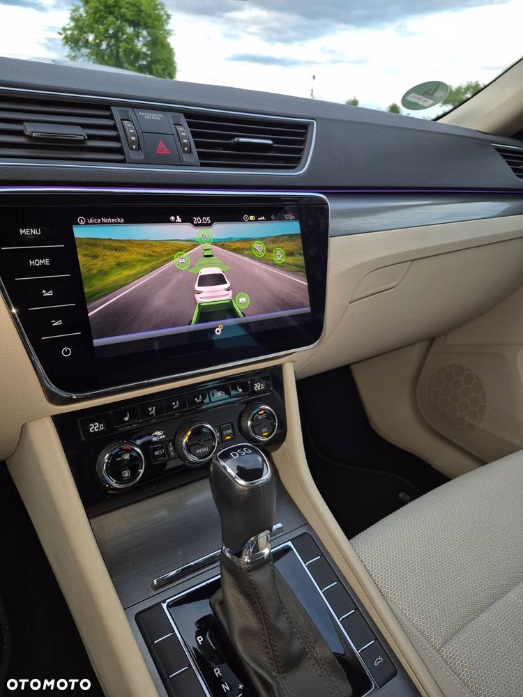 Skoda Superb 2.0 TDI SCR Style DSG - 9