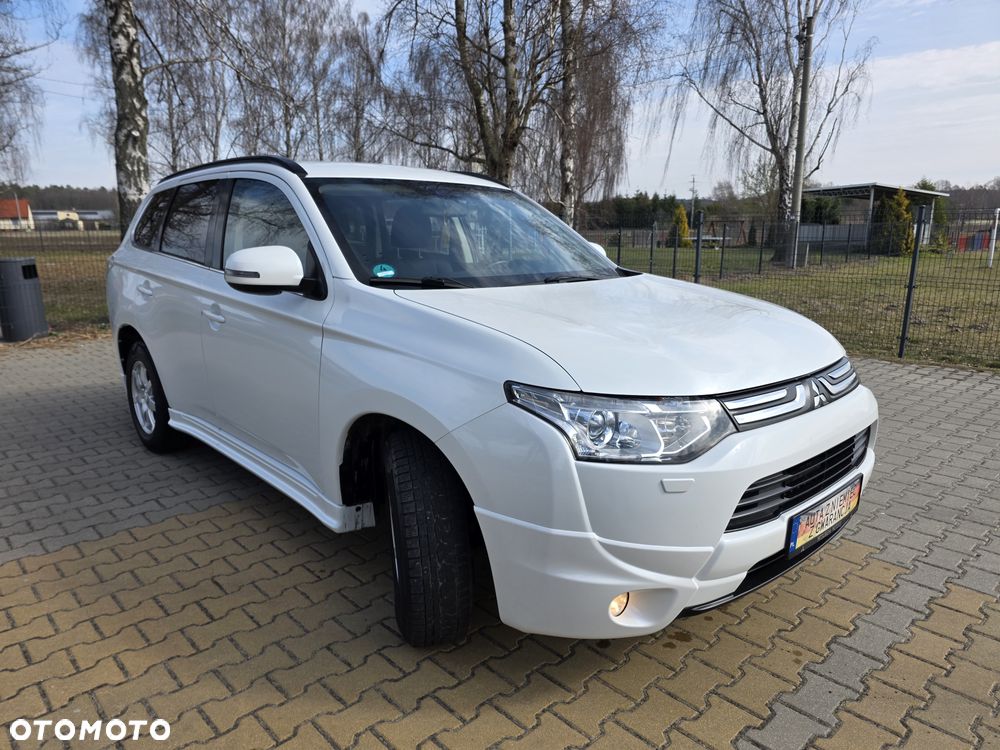 Mitsubishi Outlander 2.2 DI-D 4WD Invite - 3