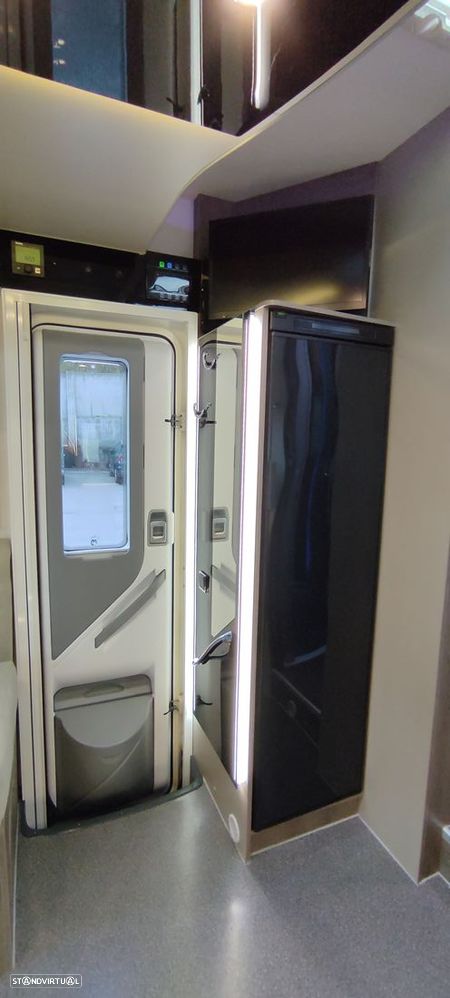 Chausson Titanium 708 (Cama central 7.10mt e sala face a face) - 5