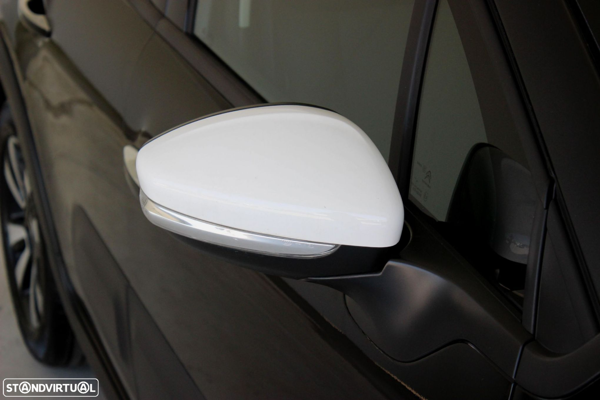 Citroën C3 1.2 PureTech Shine Pack EAT6 - 4