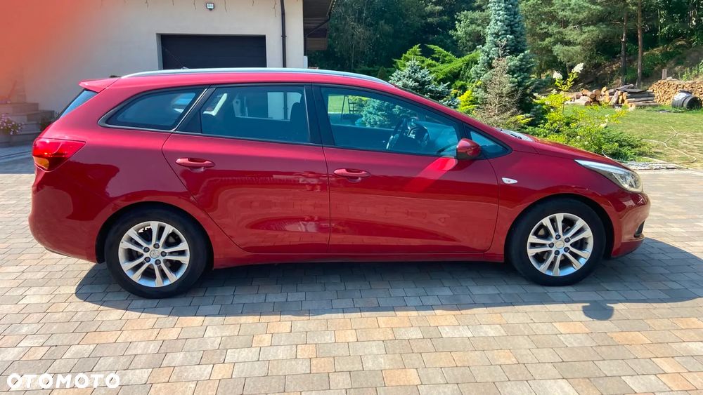 Kia Ceed - 16