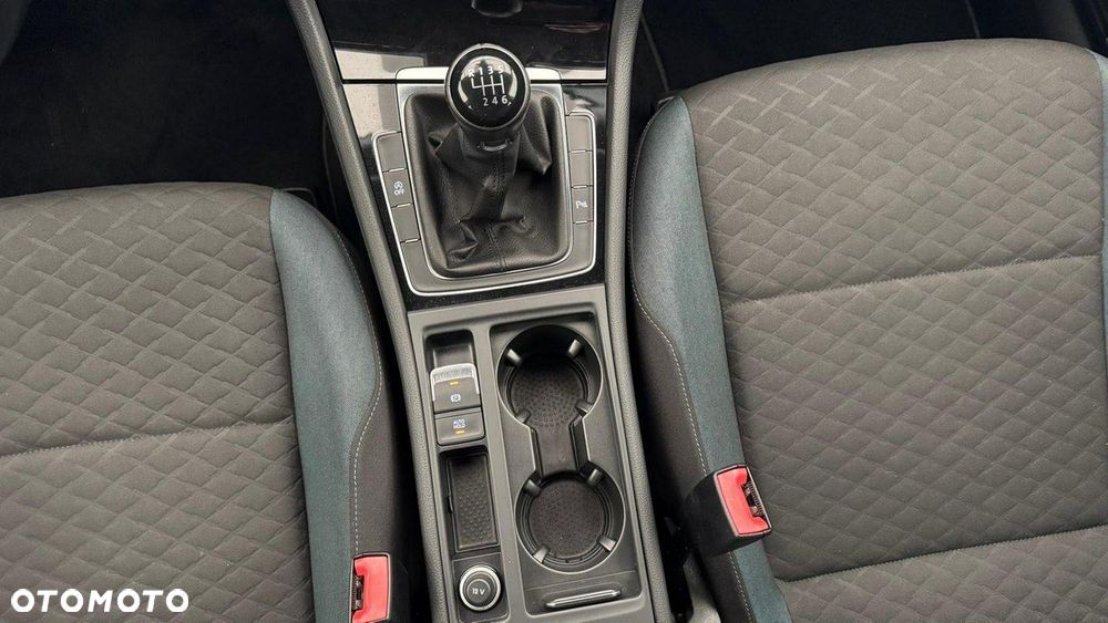 Volkswagen Golf 1.5 TSI BMT IQ Drive - 37