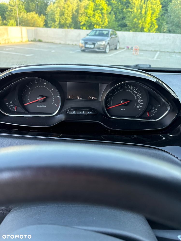 Peugeot 208 1.2 PureTech Style - 13