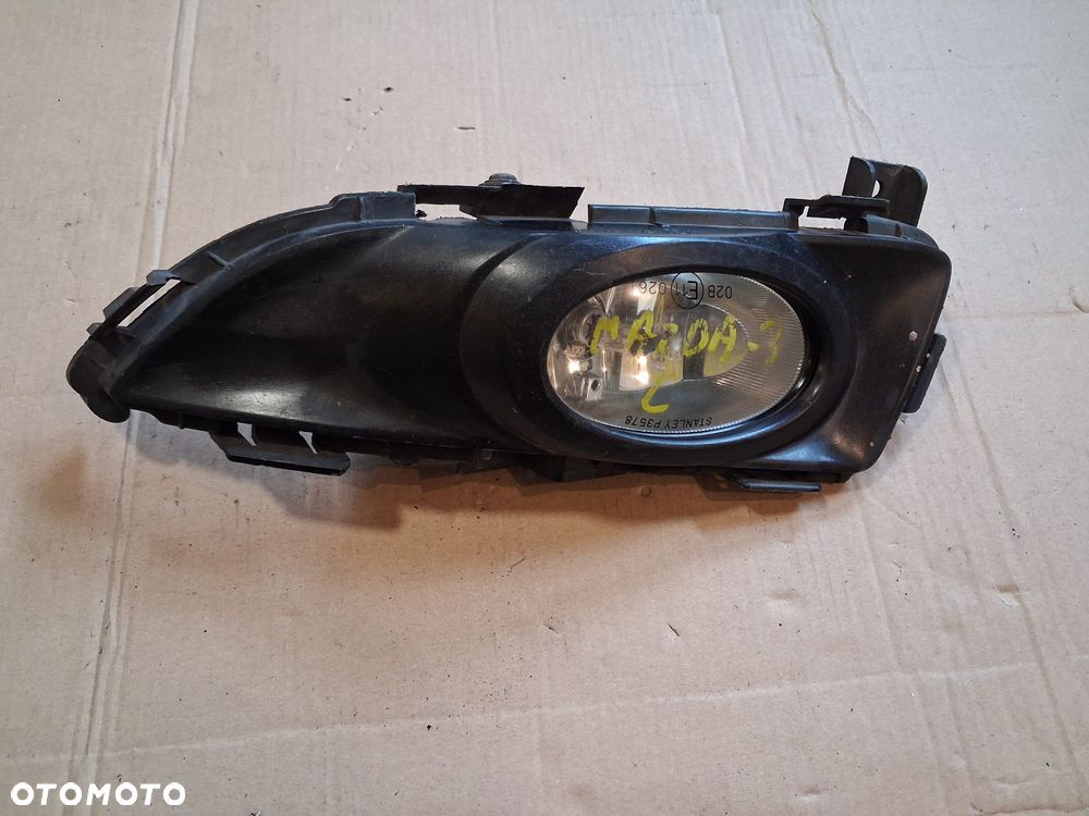 Halogen lewy MAZDA 3  I  OE - 1