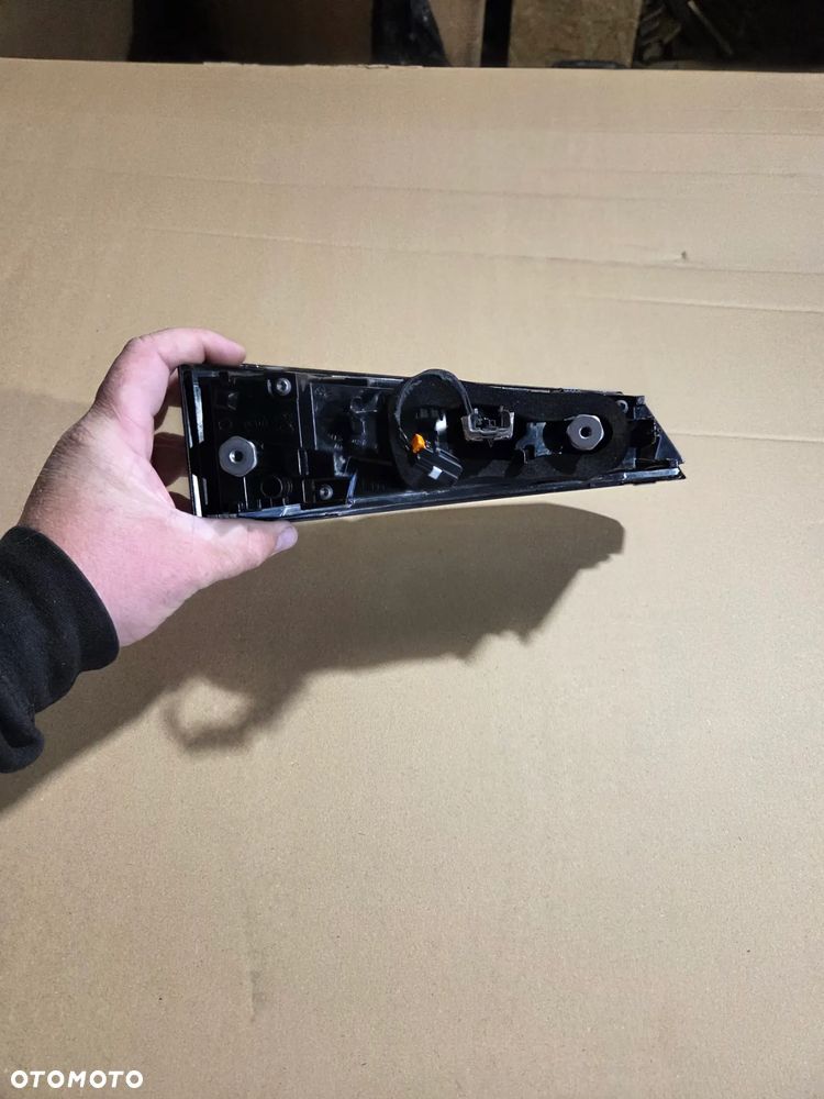 Lampa prawa tylna tył w klapę Peugeot 308 III SW 408 II 9835300580 lampa prawy tył tylna Peugeot 308 III P5  Kombi - 7