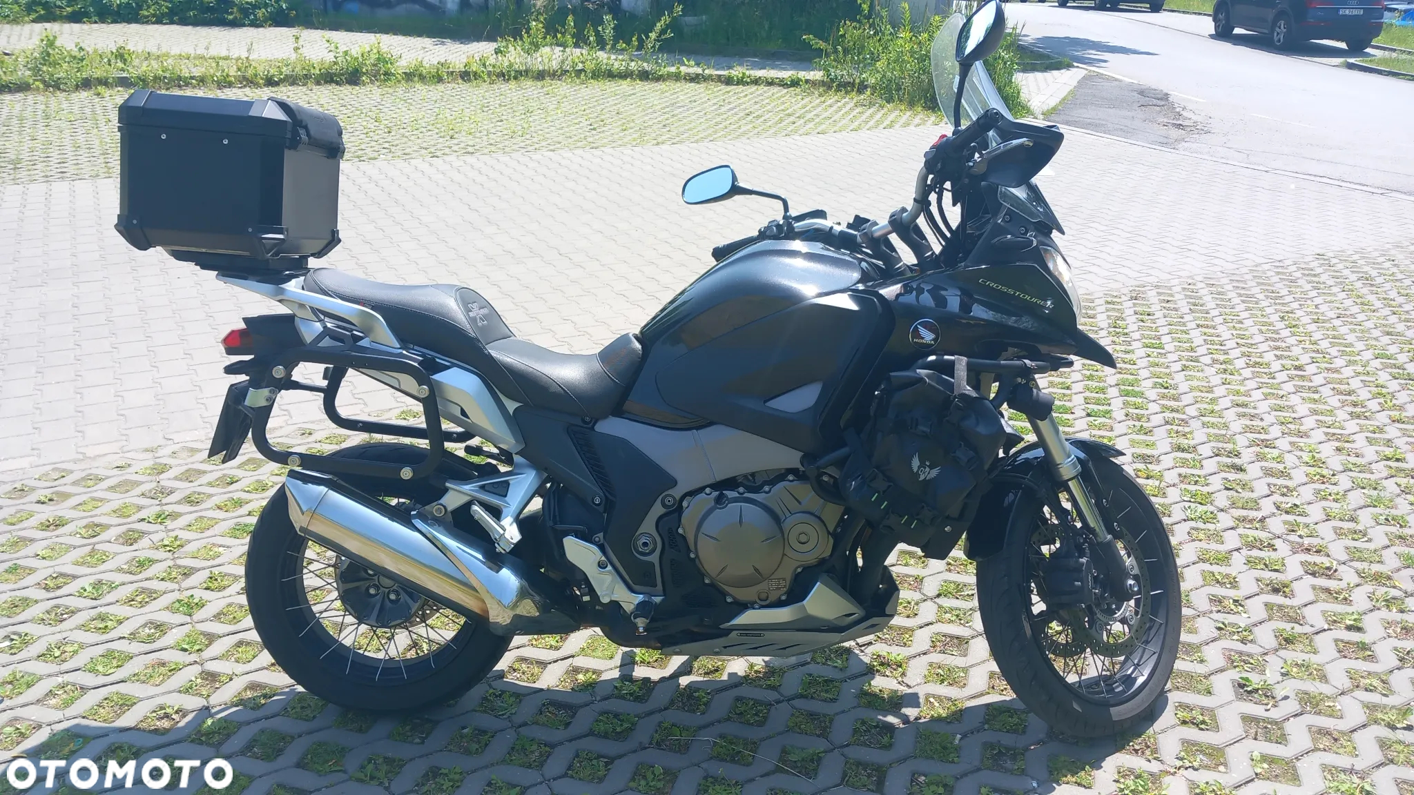 Honda VFR - 13