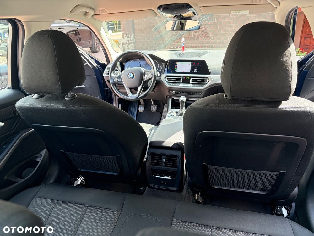 BMW Seria 3 318d - 21