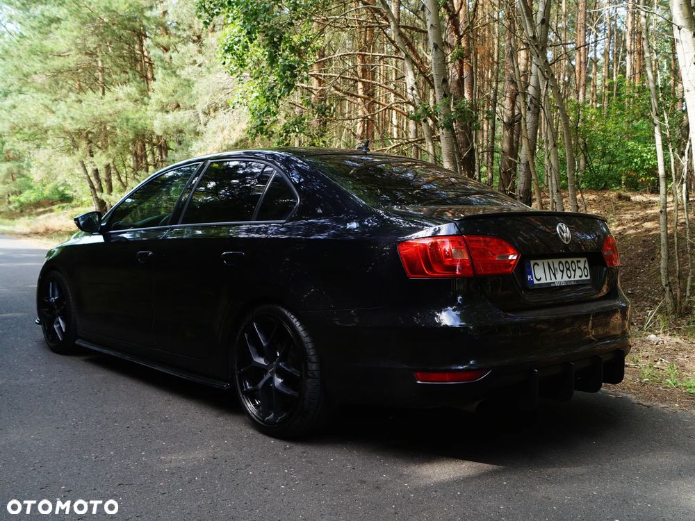 Volkswagen Jetta 1.6 TDI Comfortline - 9