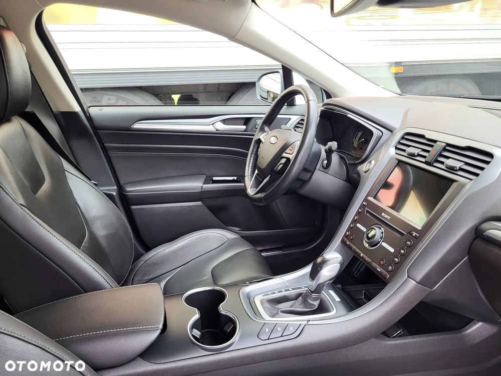 Ford Mondeo 2.0 Hybrid Titanium GPF - 33