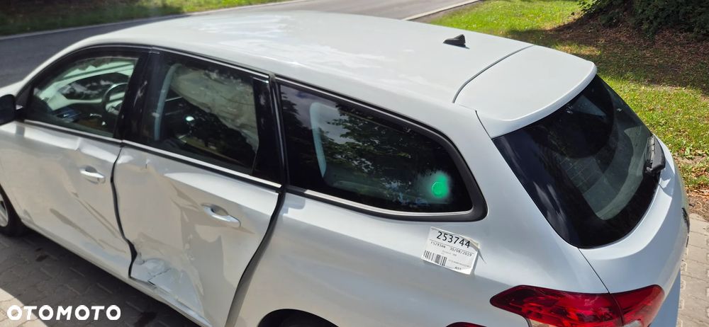 Peugeot 308 1.2 PureTech GPF Access S&S - 12