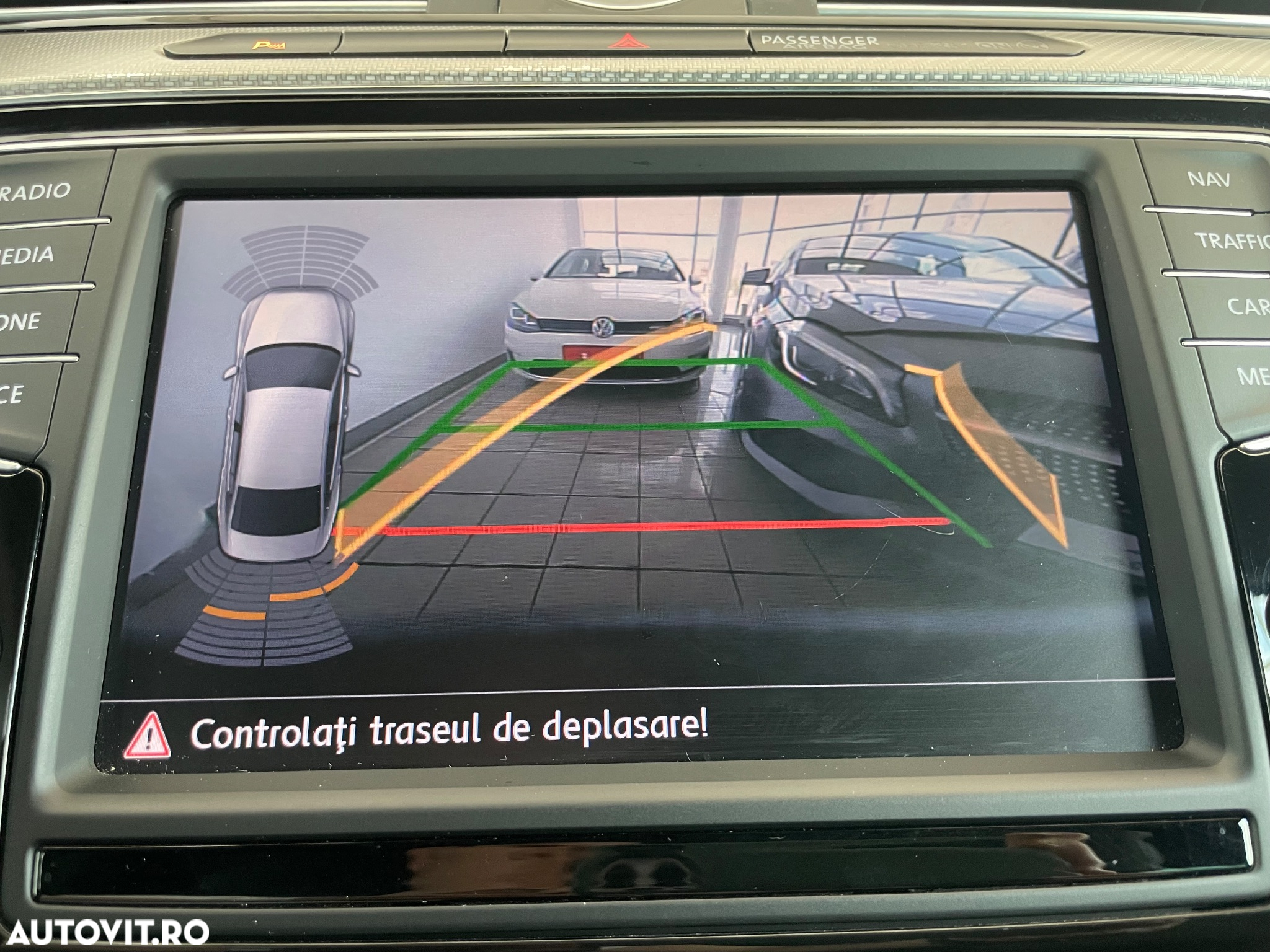 Volkswagen Passat - 11
