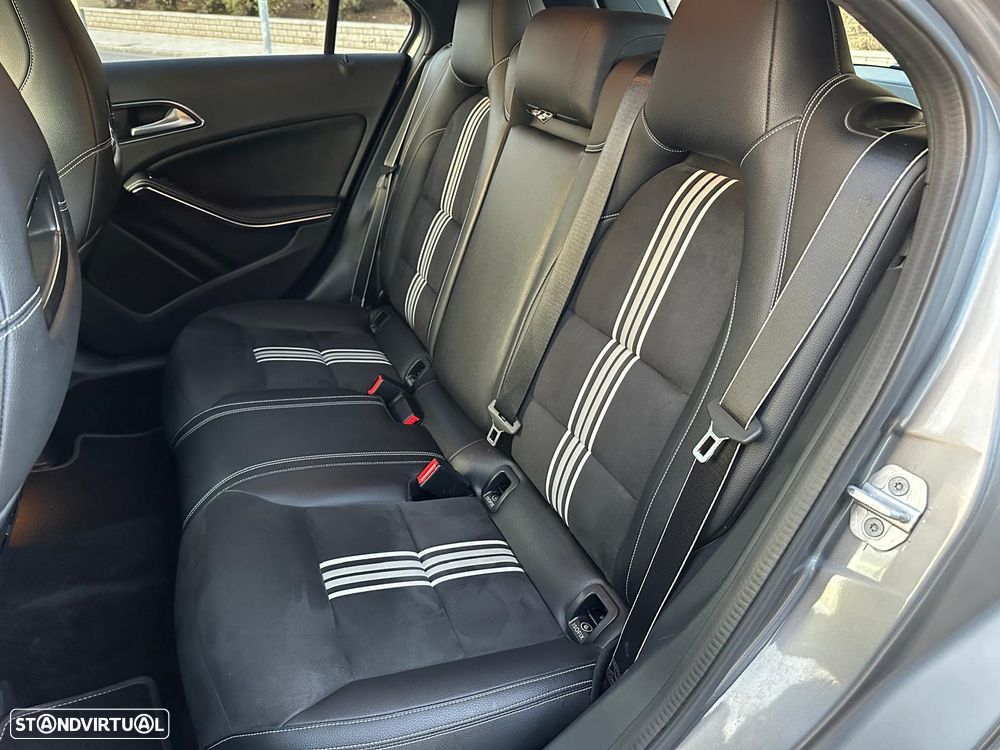 Mercedes-Benz A 180 d AMG Line - 10