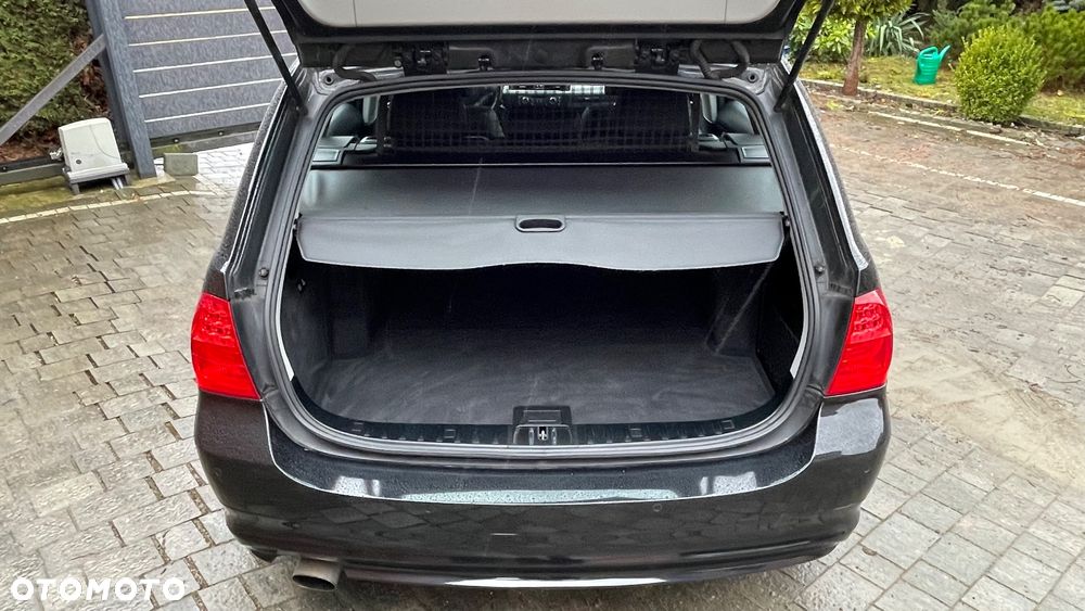 BMW Seria 3 318i Edition Exclusive - 22