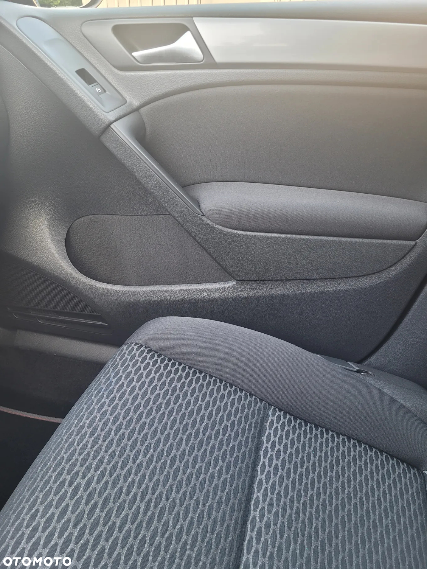 Volkswagen Golf VI 1.6 TDI BlueMot Comfortline - 14
