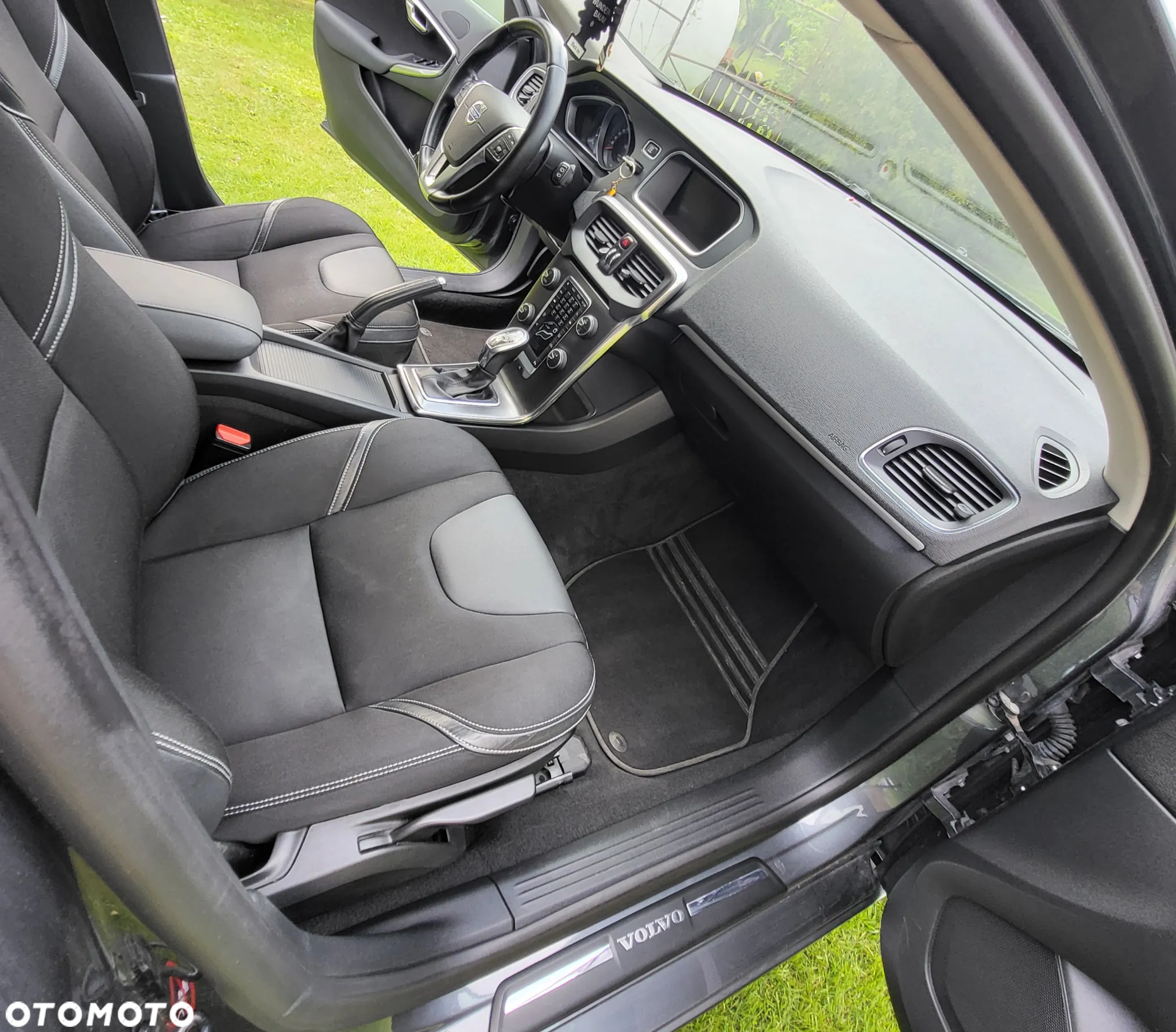 Volvo V40 D3 Momentum - 24