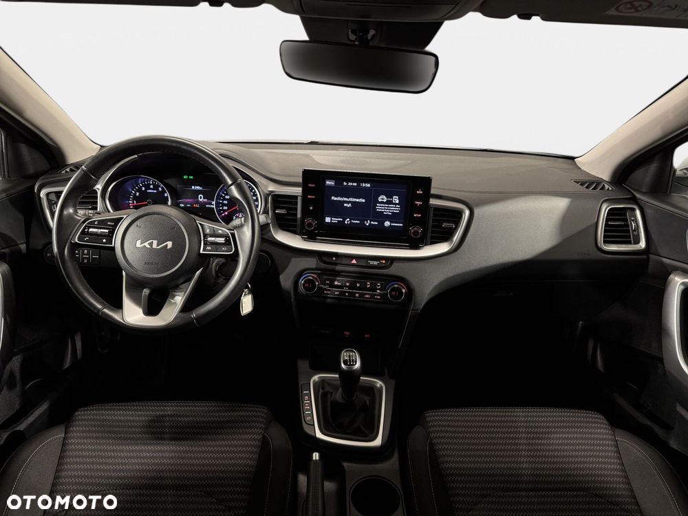 Kia Ceed - 13