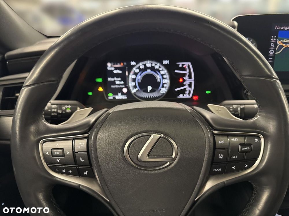 Lexus ES 300h Business Edition - 19