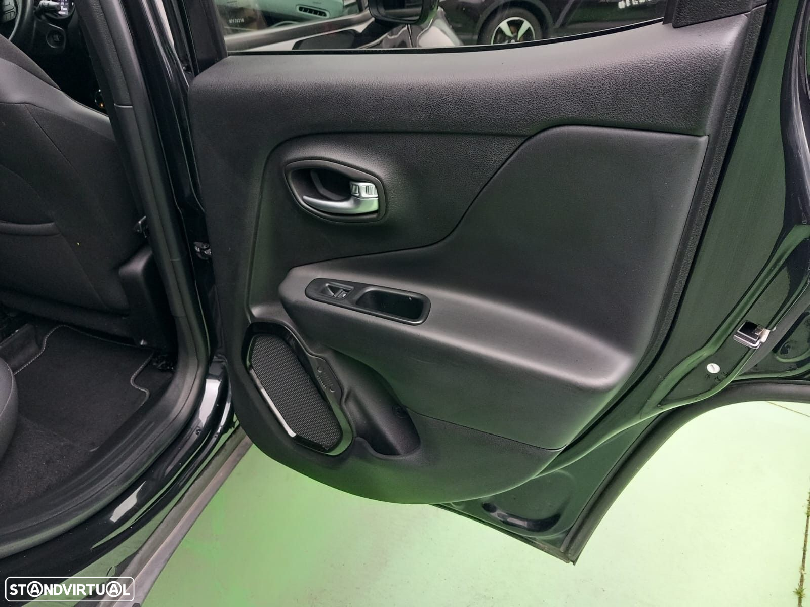 Jeep Renegade 1.6 MJD Limited - 22