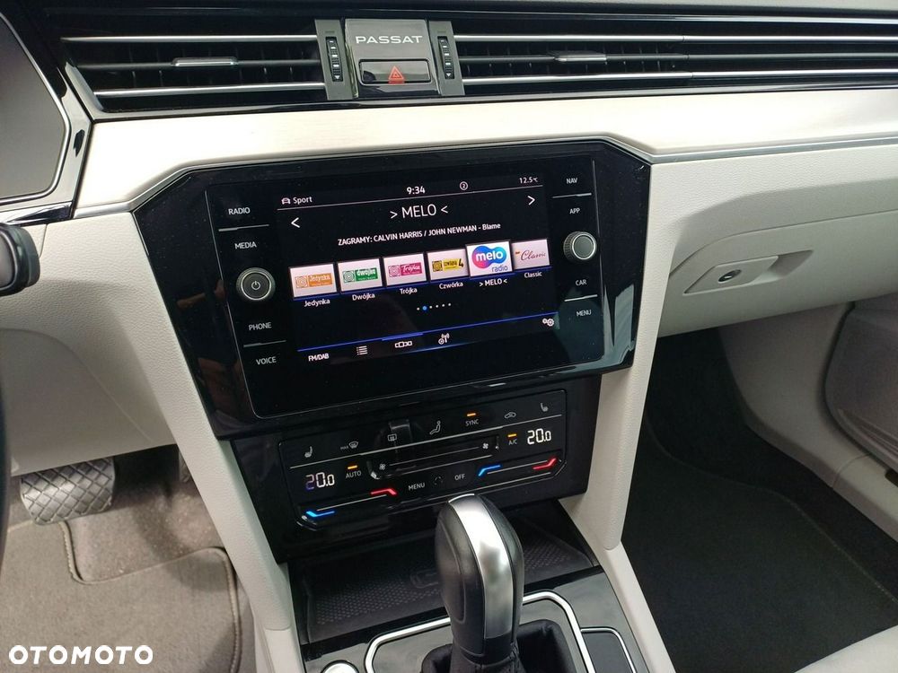 Volkswagen Passat - 19