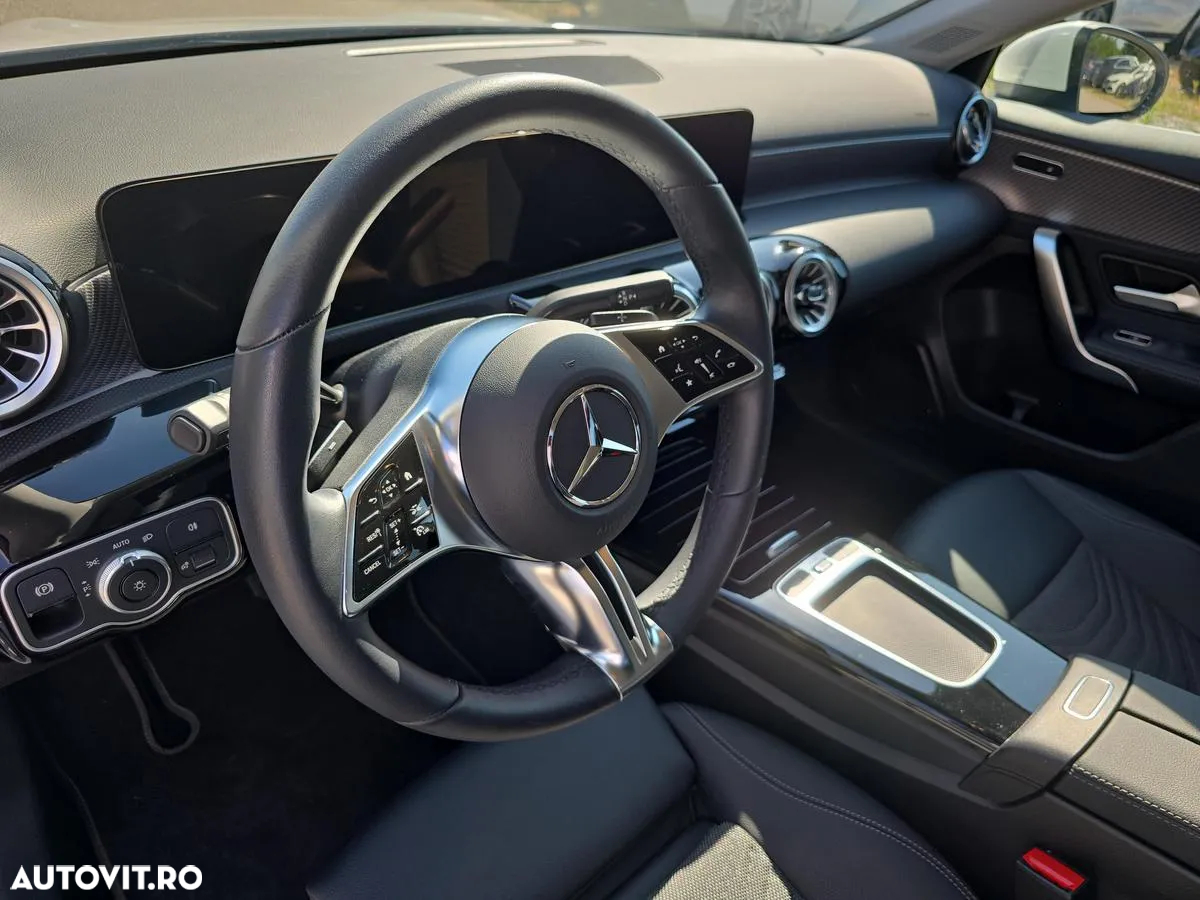 Mercedes-Benz A 200 7G-DCT - 9