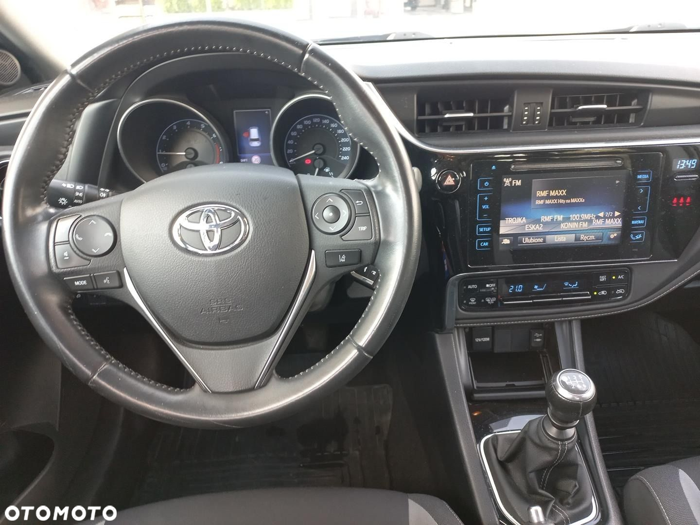 Toyota Auris - 17