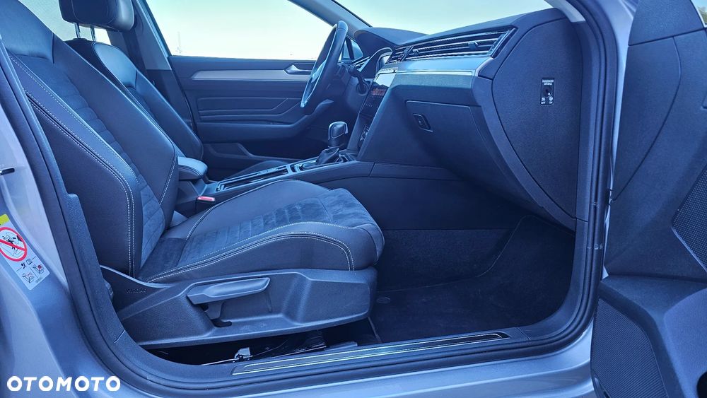 Volkswagen Passat Variant 2.0 TDI EVO Elegance DSG - 13