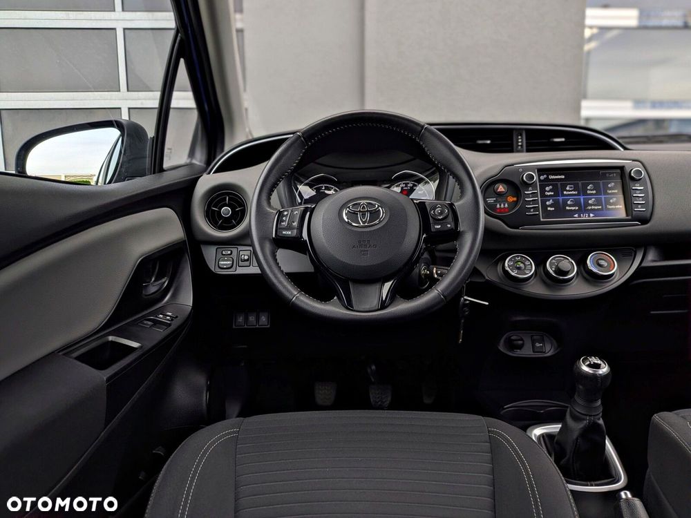 Toyota Yaris 1.0 Premium - 18