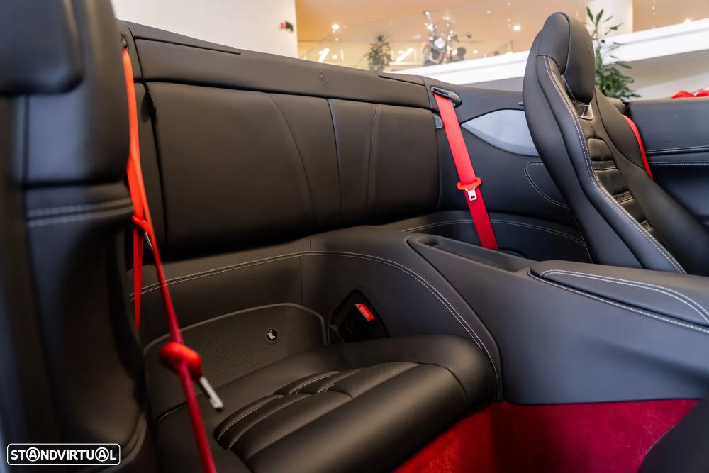 Ferrari Portofino 3.9 Twin-Turbo V8 — fotografia 26