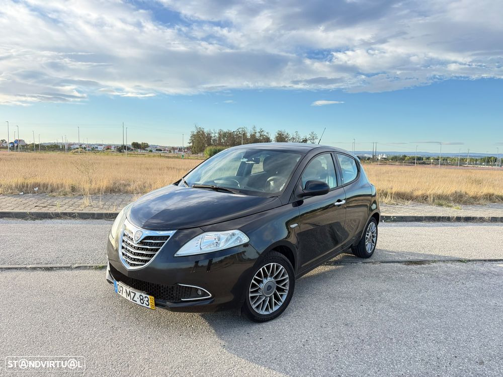Lancia Ypsilon