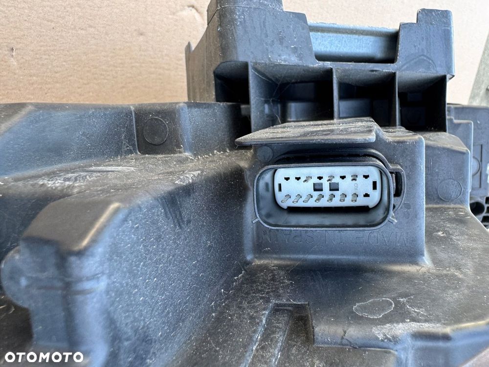 LAMPA FORD KUGA MK3 XENON FULL LED PRAWA PRZÓD - 12