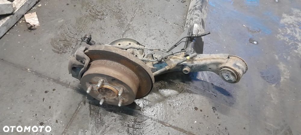 KIA SOUL I FL LIFT 1.6 CRDI BELKA TYLNA TYŁ OŚ KOMPLETNA TARCZE ZACISKI ABS nr. 46/6 - 3