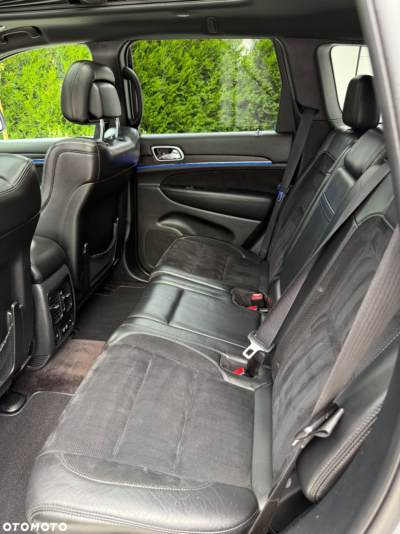 Jeep Grand Cherokee - 21